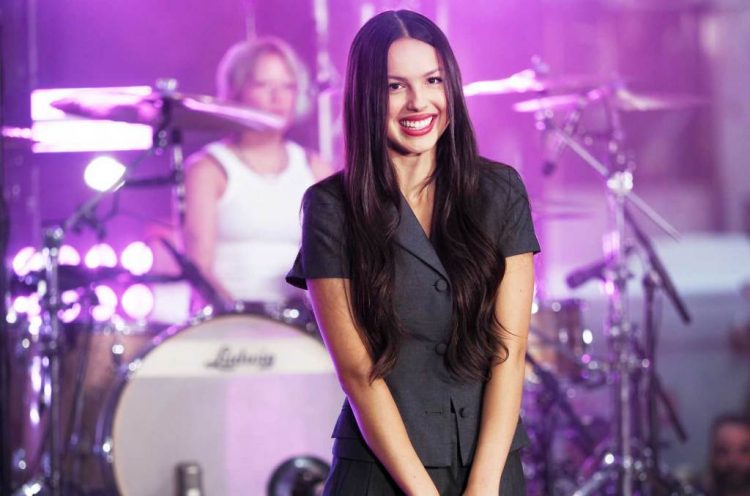 Olivia Rodrigo Reveals How Key ‘Guts’ Tracks Came Together During Intimate Los Angeles Show