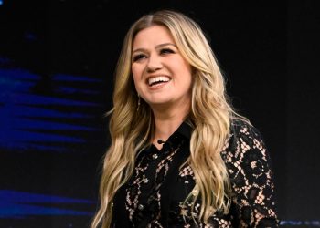 Kelly Clarkson Talks Leaving ‘The Voice’ and L.A.: ‘I Thought I Was Making a Horrible Decision’