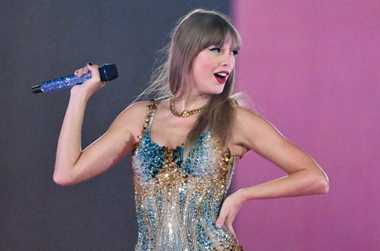Taylor Swift Unveils Live Version of ‘Cruel Summer’ & New Remix ‘For Old Time’s Sake’
