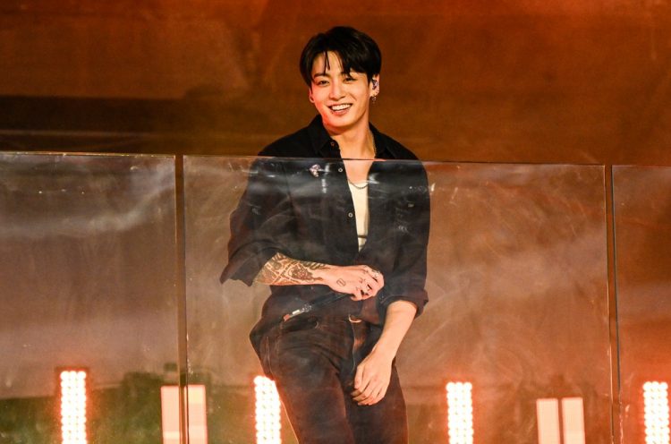 Jung Kook Surprises ARMY With Concert in Times Square: See the Photos