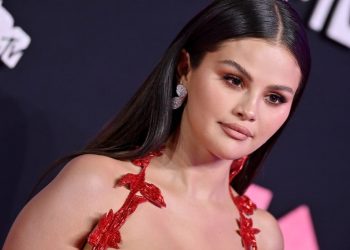 Selena Gomez Announces Social Media Break Due To ‘Hate, Violence and Terror’ Around the World