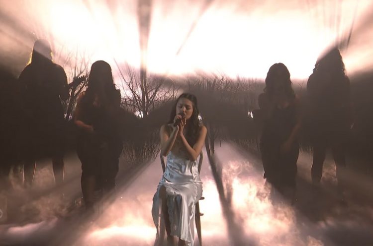 Olivia Rodrigo Sings Haunting, Misty-Mountain Version of ‘Can’t Catch Me Now’ on ‘The Late Show’