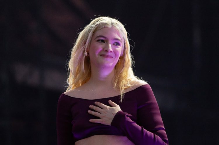 Lorde Seems to Tease New Music in Cryptic Headphones Post: ‘We Building Stamina For This Chapter’