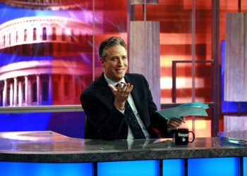Jon Stewart Returns to ‘The Daily Show’ as Host