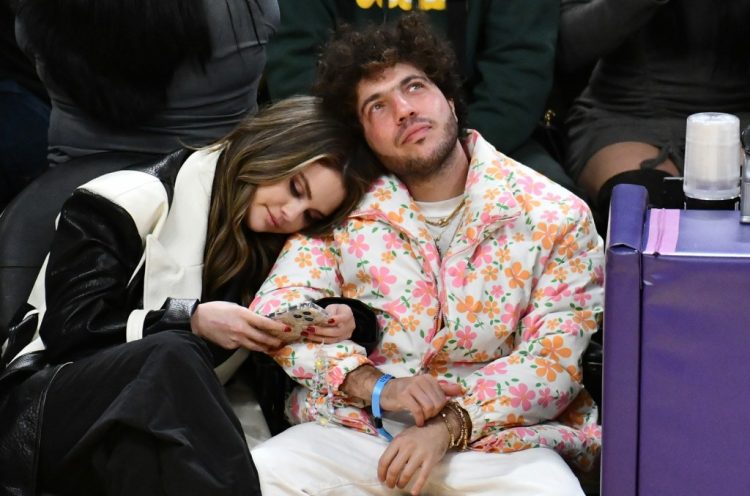Selena Gomez and Benny Blanco Make Snuggly Public Debut as Couple at Lakers Game