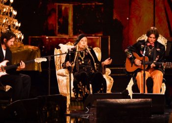 Joni Mitchell Delivers an All-Time Performance of ‘Both Sides Now’ in Her Grammy Debut