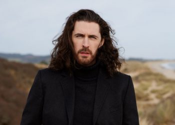 Hozier Thanks OVO Arena For Clearing Up ‘Misunderstanding’ Over Fans’ ‘Free Palestine’ Scarf
