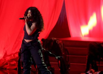 SZA Expands Australian Arena Tour