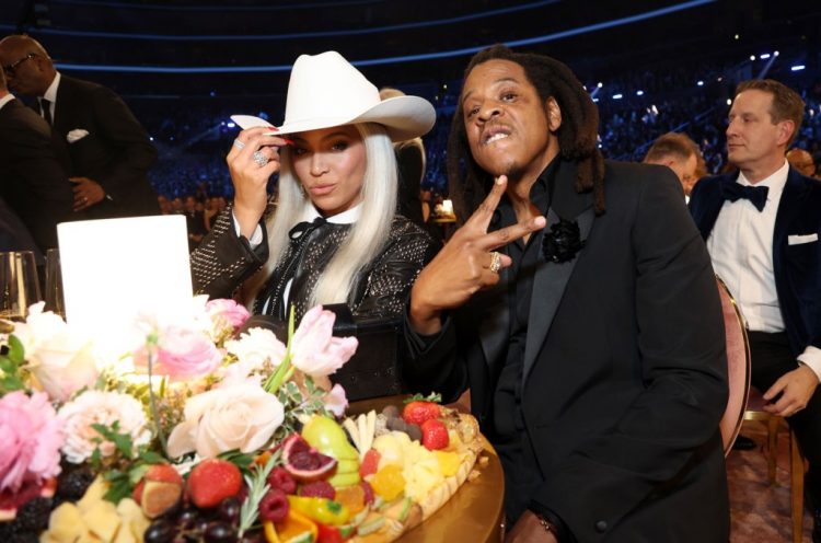 Beyoncé Rep Appears to Defend Singer Against Erykah Badu Album Art Criticism: ‘She Slays. Now. Then. Always’