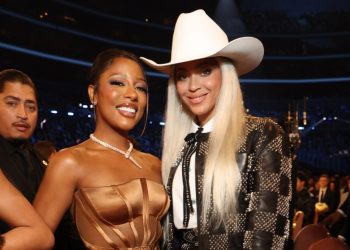 Victoria Monét Can’t Stop ‘Beaming’ After Receiving Flowers From Beyoncé