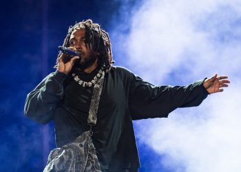 Fans React to Kendrick Lamar’s Explosive Drake Diss ‘6:16 in LA’: ‘This Rider Music’