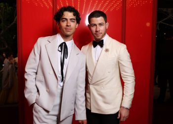 Joe & Nick Jonas Team Up for Surprise ‘Cake By the Ocean’ Performance at Cannes Film Festival Gala: Watch