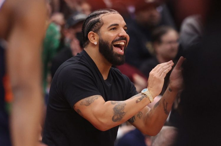 Everyone Is Confused About This New Drake Song
