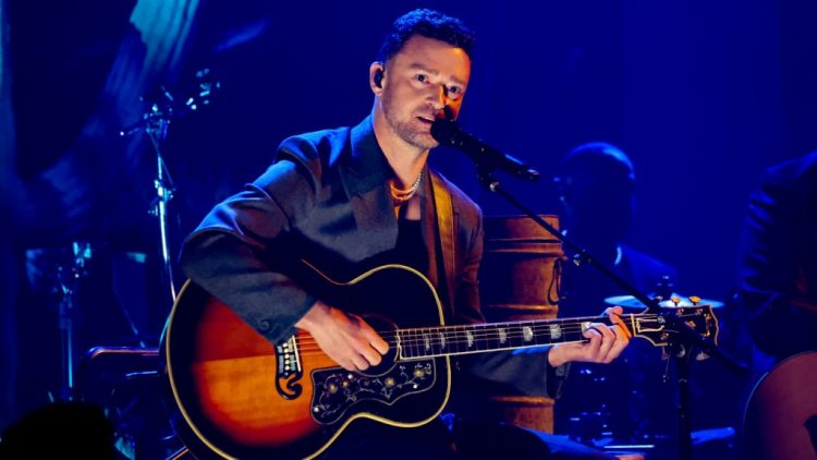 Justin Timberlake Seemingly Jokes About DWI Arrest at Boston Concert