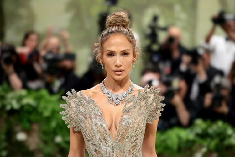 Jennifer Lopez Cancels Summer Tour: “I Am Completely Heartsick”