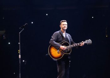 Justin Timberlake Stops Austin Show to Check on Distressed Fan: ‘Are We Okay?’