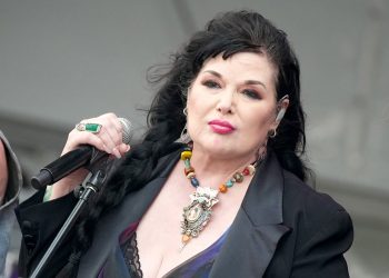 Ann Wilson Announces Cancer Diagnosis, Postpones Heart Tour