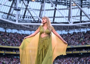 Taylor Swift Hung With Travis Kelce, Stevie Nicks and Paramore at Dublin Bar After Eras Tour Shows: ‘Such a Warm and Genuinely Friendly Night’
