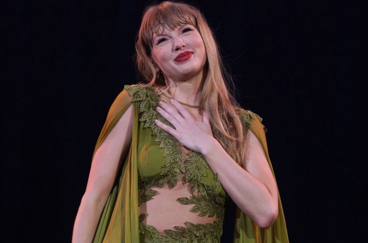 Taylor Swift Tells Warsaw Fans to Calm Down, Those Air Raid Sirens They’re Hearing Are Totally Normal