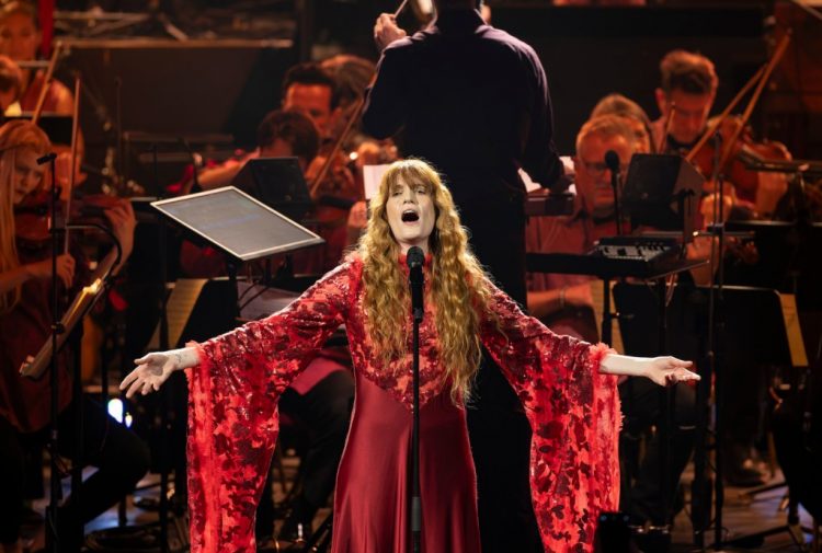 Florence + The Machine Give Debut Album “Lungs” An Orchestral Twist at One-Off London Show