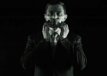 The Middle – E. L. Davis