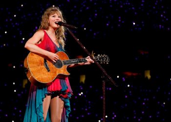 Taylor Swift Slyly Celebrates the Chiefs and Travis Kelce’s Perfect Record With Some Good ‘Karma’ in Miami