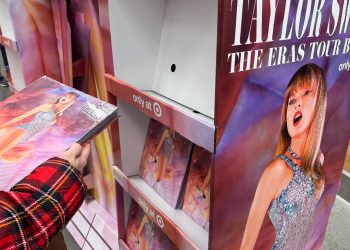 Taylor Swift ‘Eras’ Tie-in Book Sells More Than 800,000 Copies in First Weekend