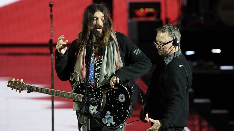 Trace Cyrus Begs Dad Billy Ray Cyrus to Seek Help: “I Barely Recognize You Now”