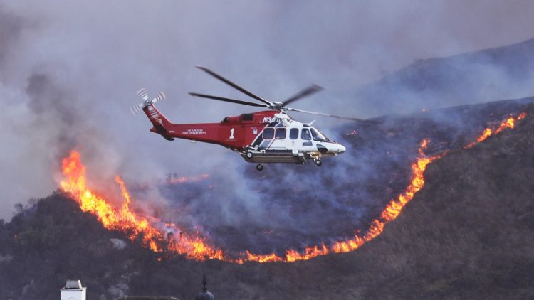 “Most Horrific Fire Since ’93”: Mark Hamill, Eugene Levy, James Woods and More Flee L.A. Wildfires