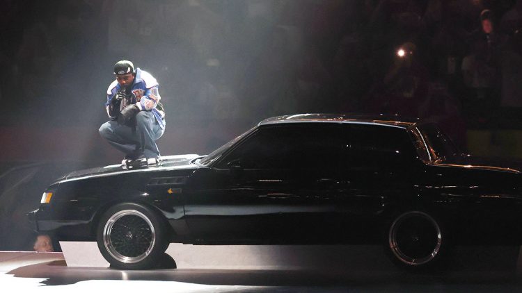 Kendrick Lamar Performs Drake Diss Track “Not Like Us” at Super Bowl 2025 — With Slight Lyric Change