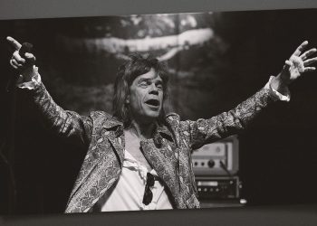 David Johansen, Flamboyant New York Dolls Vocalist and Co-Founder, Dies at 75