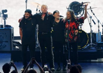 Metallica’s Robert Trujillo on New Apple Vision Pro Concert: “It’s Like You Can Almost Touch It”