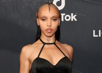 FKA Twigs Cancels Coachella Performances, Remaining Tour Dates Over Visa Issues