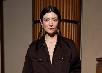 Lorde Debuts New Single ‘What Was That’ at Washington Square Park