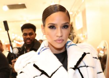 Cassie Details “Physical Abuse and Dragging” in Emotional Testimony During Sean “Diddy” Combs Trial