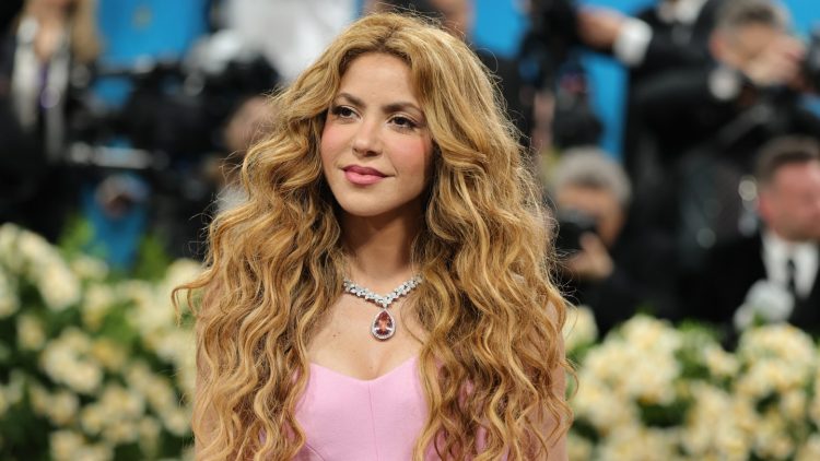 Shakira Insisted Label Add “Hips Don’t Lie” to Album: “I Knew I Had a Hit”