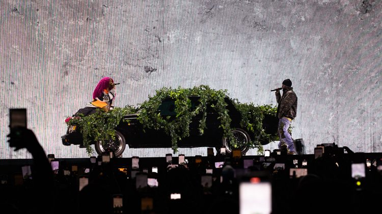 Kendrick Lamar Commands Home Crowd as SZA Brings Out Lizzo for Surprise Duet During the First Night of L.A. Tour Stop