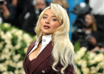 Sabrina Carpenter Summer? Singer Announces New Single ‘Manchild’ Ahead of Primavera Sound Set